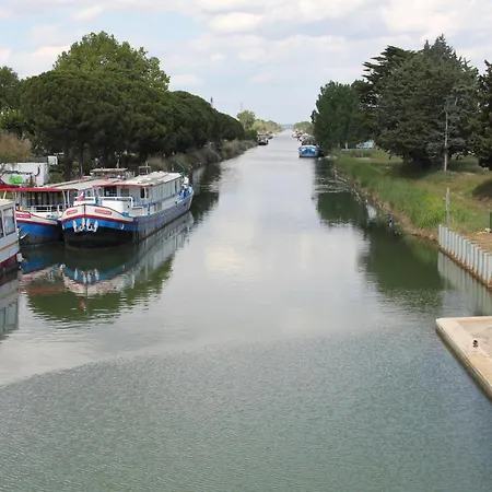 La Batelière, Entre Mer, Camargue Et Canaux