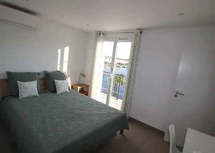 Casa de Férias La Bateliere, Entre Mer, Camargue Et Canaux *