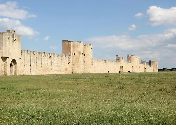 Casa de Férias La Bateliere, Entre Mer, Camargue Et Canaux *