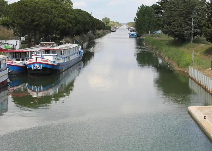 La Bateliere, Entre Mer, Camargue Et Canaux